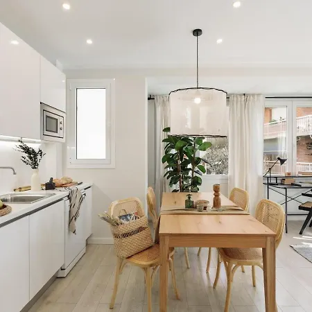 Apartment Ona - 2 Bedrooms In Sant Gervasi Barcelona