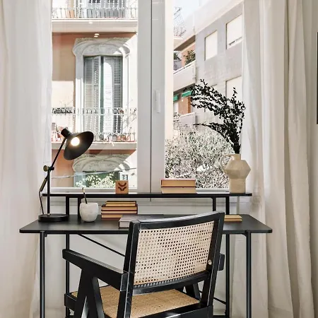 Apartment Ona - 2 Bedrooms In Sant Gervasi Barcelona