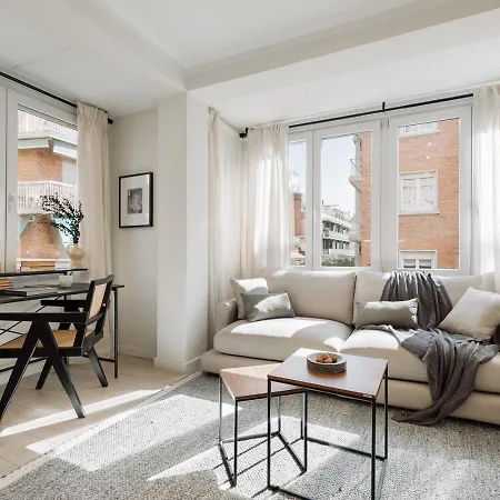 Apartment Ona - 2 Bedrooms In Sant Gervasi Barcelona